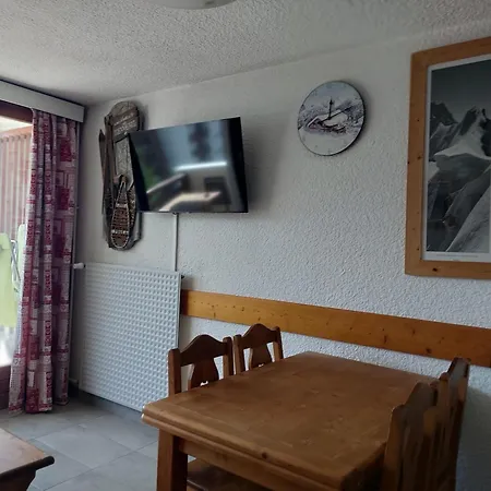 Cosy Au Pied Des Pistes, 4 Pers, Vue Montagne - Fr-1-516-82 דירה