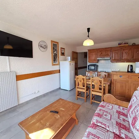 Apartment Cosy Au Pied Des Pistes, 4 Pers, Vue Montagne - Fr-1-516-82