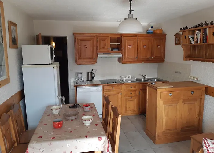 Апартаменты Cosy Au Pied Des Pistes, 4 Pers, Vue Montagne - Fr-1-516-82 *